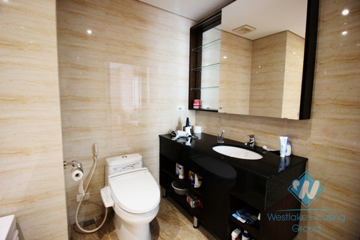 Nice and quality 02 bedrooms apartment in Ba Dinh district for rent!